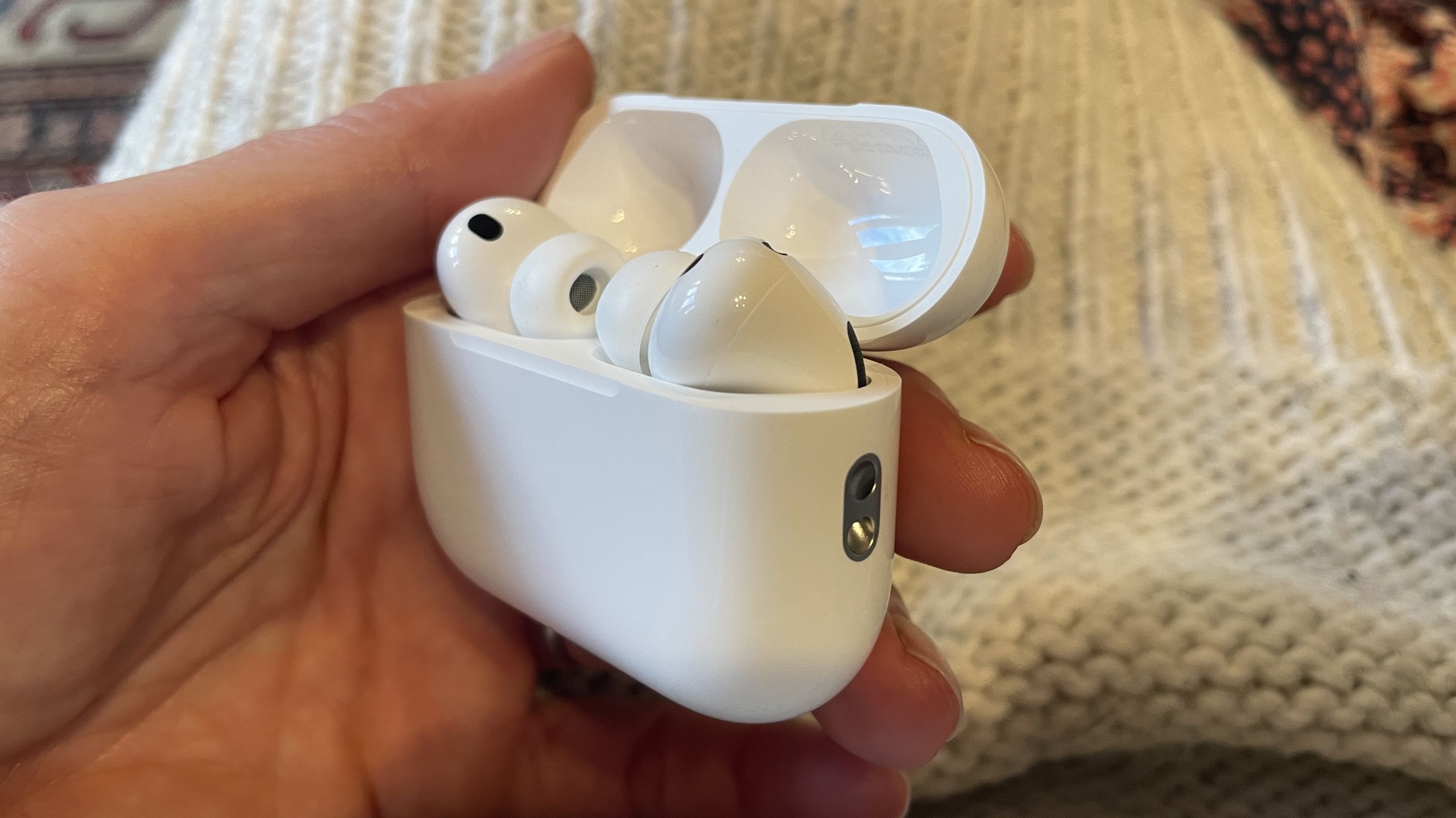 Тревожный гул в AirPods Pro 3: статический шум в режиме шумоподавления сводит некоторых пользователей с ума
