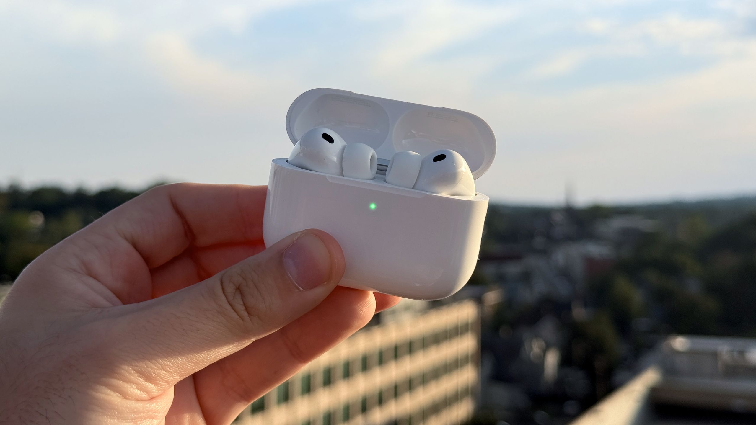 Тихий кошмар: почему владельцы AirPods Pro 3 злятся на Apple и ждут исправления