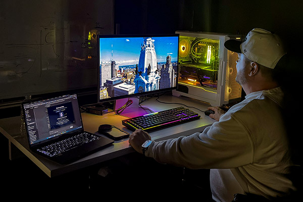 Вот перевод текста на русский язык:

Обзоры 4K телевизоров