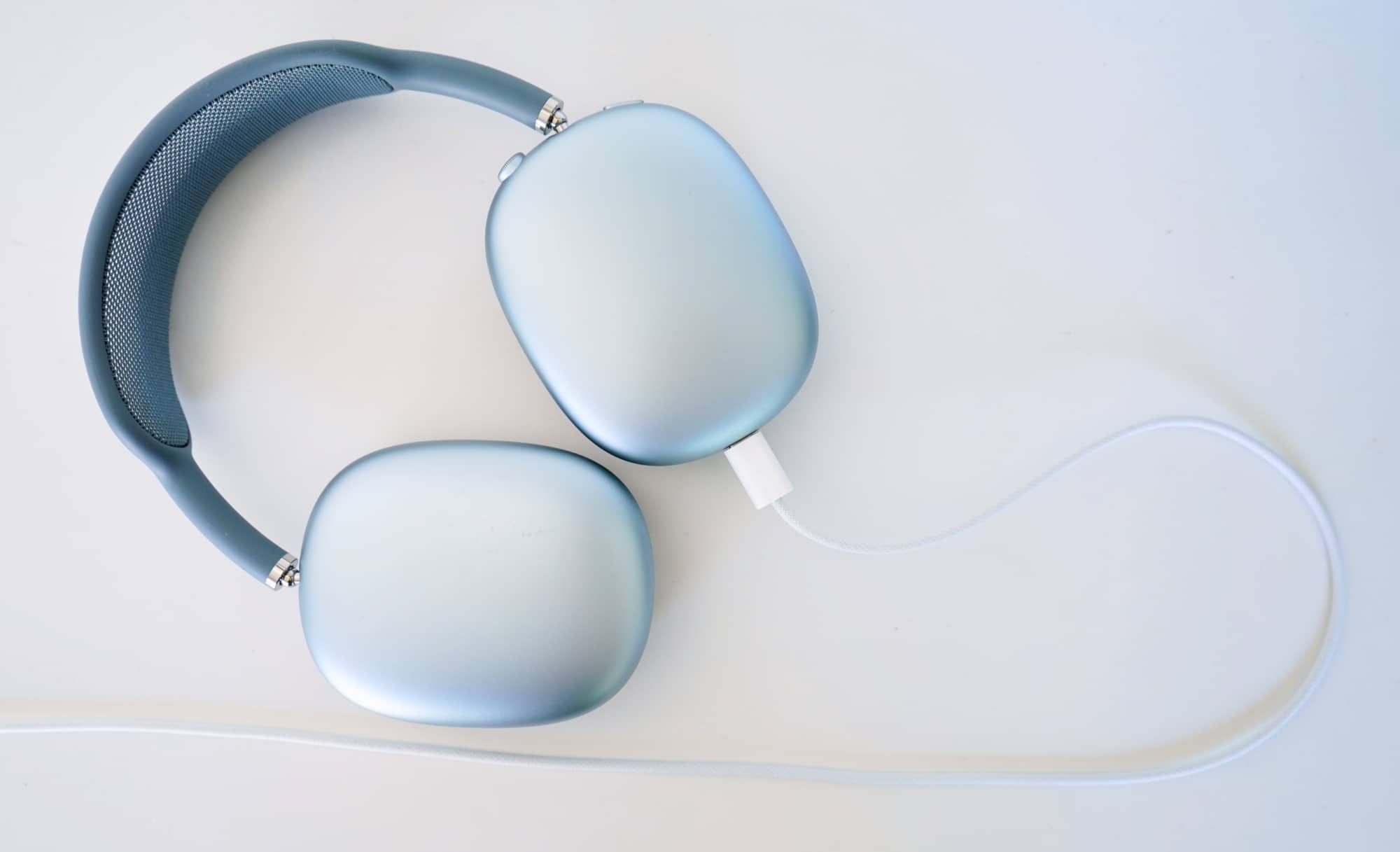 Apple AirPods Max USB-C (2025): Обновление порта и поддержка Lossless